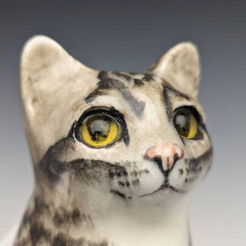 英国ウィンスタンレイ ケンジントンキャット キジトラ 陶器製フィギュリン(サイズ2)